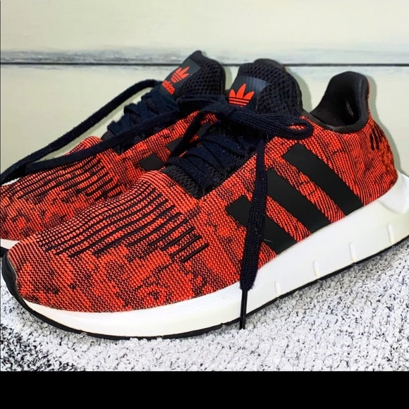 adidas swift run solar red